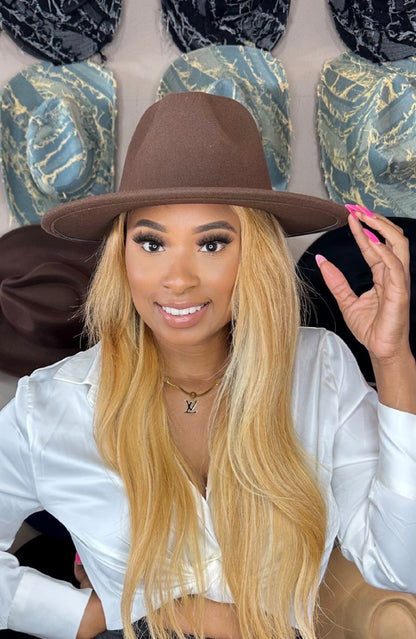 Brown and khaki 58cm fedora hat set
