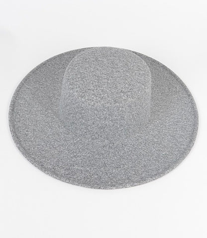 Wide brim flat top hat