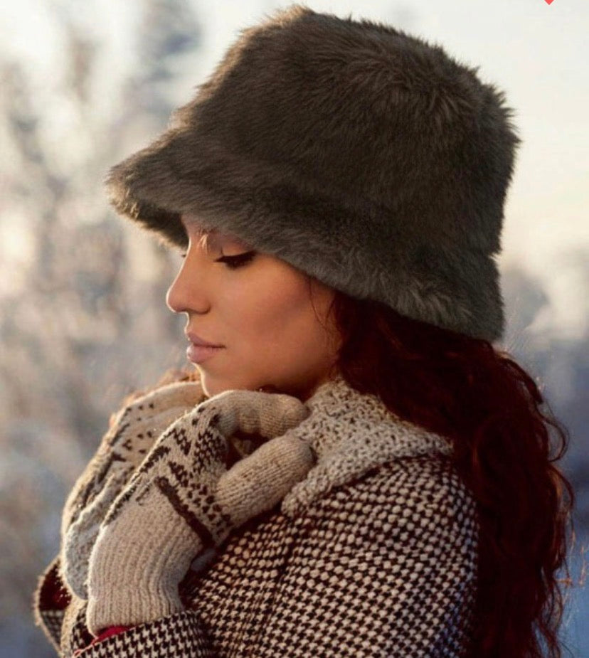 Fluffy Faux Fur Adjustable Strap Winter Bucket
Hat