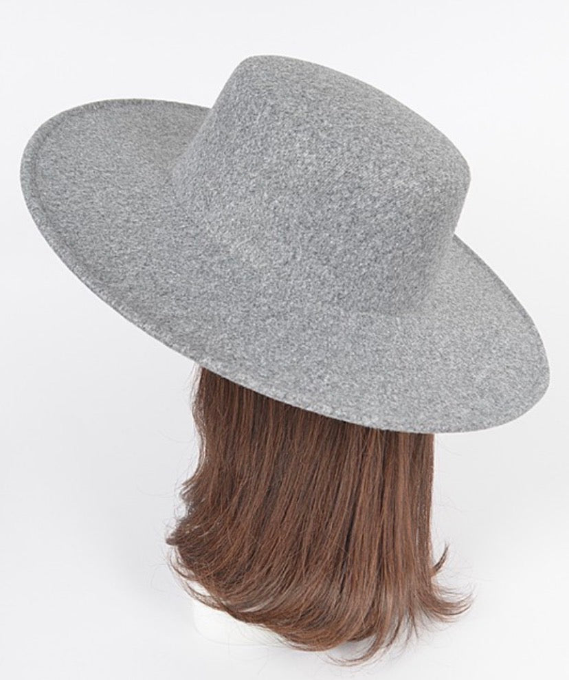 Wide brim flat top hat