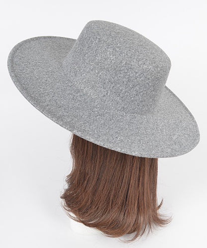 Wide brim flat top hat