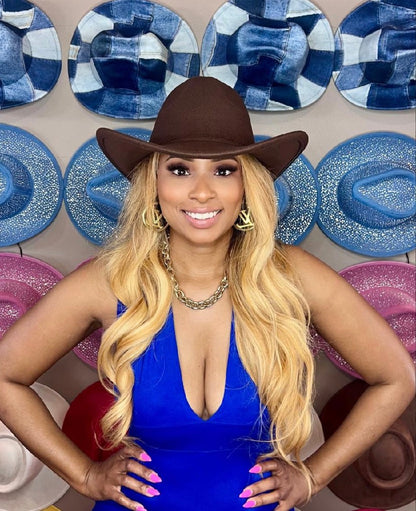 Black and brown cowboy hat set with storage bag